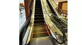 穿洞洞鞋乘扶梯？小心隐患！这些细节你必须知道