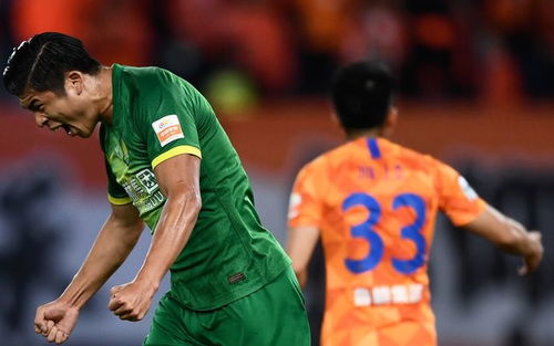 张玉宁进球后激动落泪