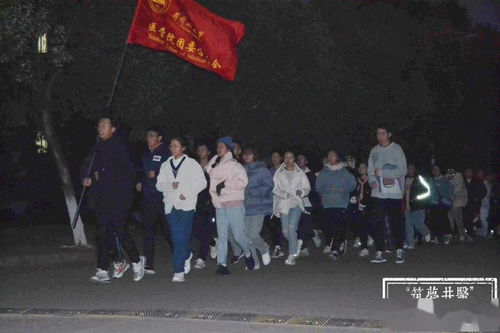 考生晨跑锻炼身体