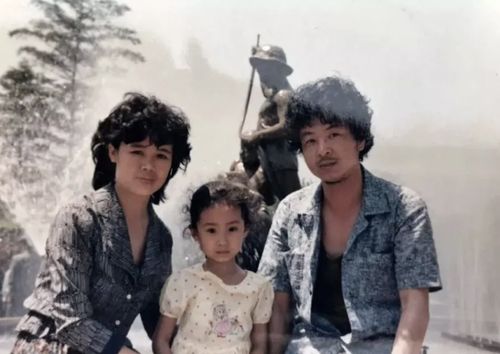 张小斐在某部电影中的表演片段