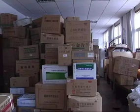 医院药品仓库空置的血清存放架