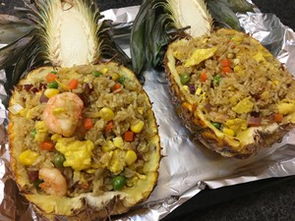 椰香菠萝海鲜饭