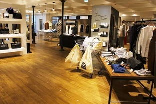 从零起步到三个月开三家店，义乌女老板靠Labubu娃衣逆袭成潮玩圈黑马