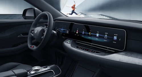 小鹏G7携手华为乾崑智驾，抬头显示技术引领未来驾驶新体验