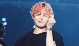 权志龙点赞蔡徐坤舞台引热议，华晨宇造型撞车GD风格成焦点