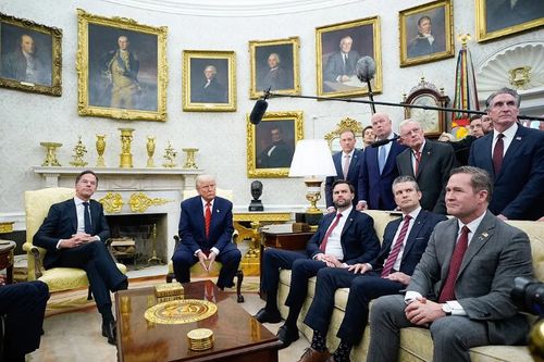 特朗普在白宫办公室