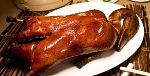 巴黎世家又出爆款？15500元北京烤鸭包惊现微博热搜，网友：这是智商税还是艺术？