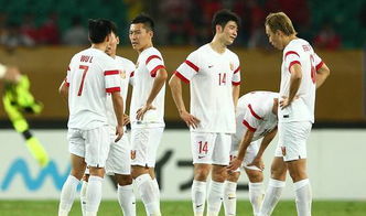 国足队员赛后神情失落