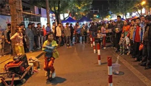 莫斯塔尔街头孩童嬉戏