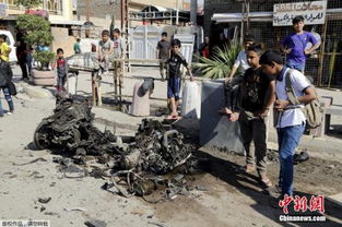 基辅街头因袭击引发火灾场景