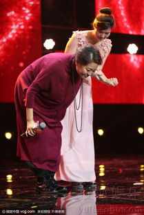 清融向观众鞠躬致谢