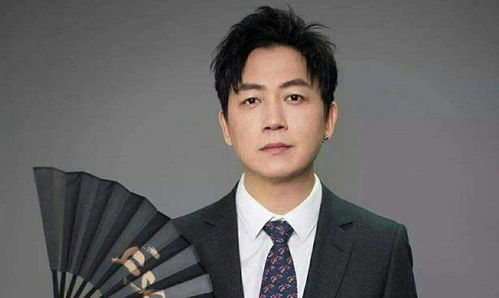 潘粤明怒怼国足：在家自己踢着玩儿吧？球迷情绪大爆发