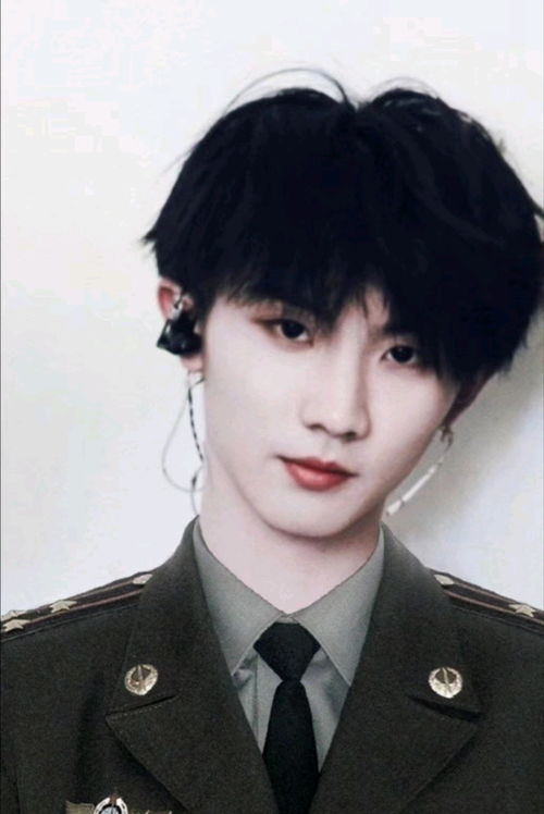 马嘉祺咬字引热议：少年偶像的成长烦恼与语言魅力