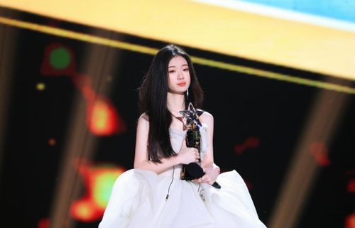 单依纯疑似报复李荣浩当年没转身？真相背后竟有这些细节！