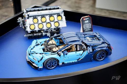 展示新型赛车引擎结构图