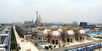 中国化工园区内的乙烯生产设备