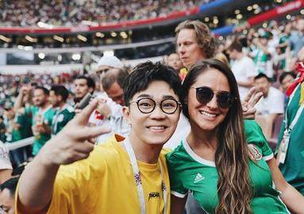 中国球迷看球表情