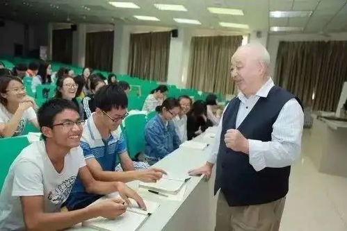 大学教授深陷诈骗旋涡，一天被骗900万！谁来为知识买单？