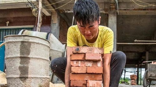 清华“搬砖男孩”林万东返乡现状：从工地到基层，他如何继续发光？