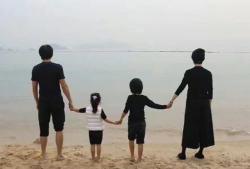 孙俪一家四口合影