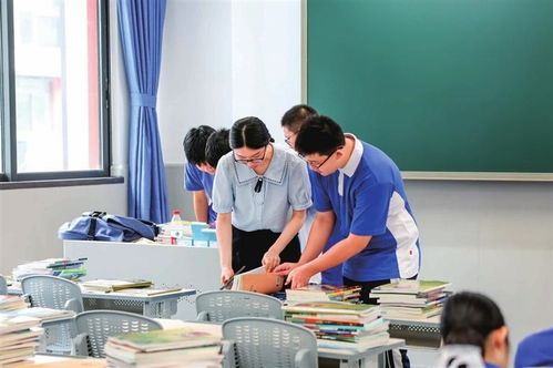 老师引导学生思考问题