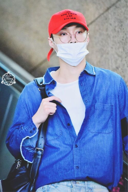 张艺兴展示潮流穿搭技巧