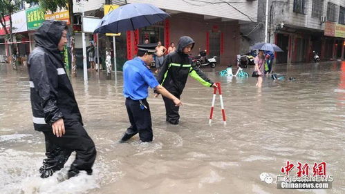 暴雨中的城市街道