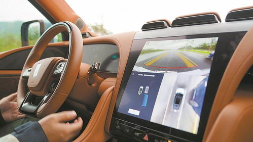 比亚迪最新智能驾驶测试车辆在路上行驶