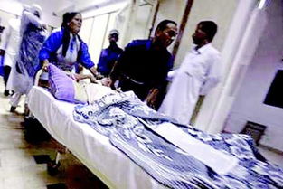 男子在医院接受治疗