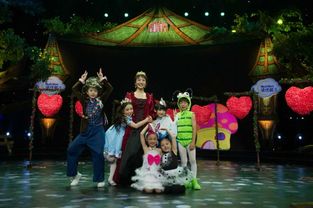 李晟认真排练的画面