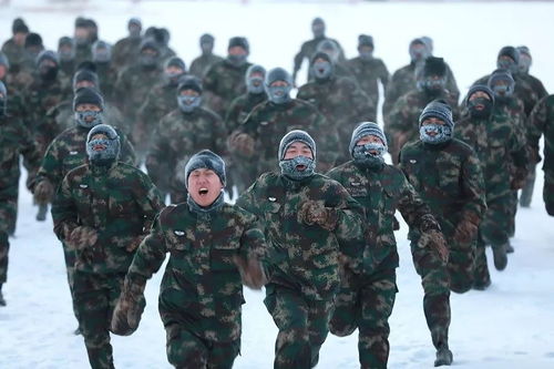 00后拒服兵役引发热议：爱国责任与个人选择的边界在哪里？