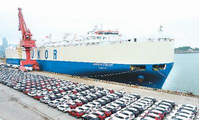 中国新能源汽车出口港口装船