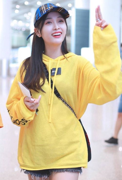 吴宣仪粉色穿搭写真