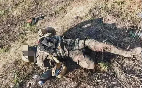 俄乌战场前线士兵作战画面