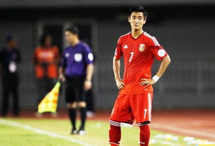 韦世豪身穿10号球衣训练