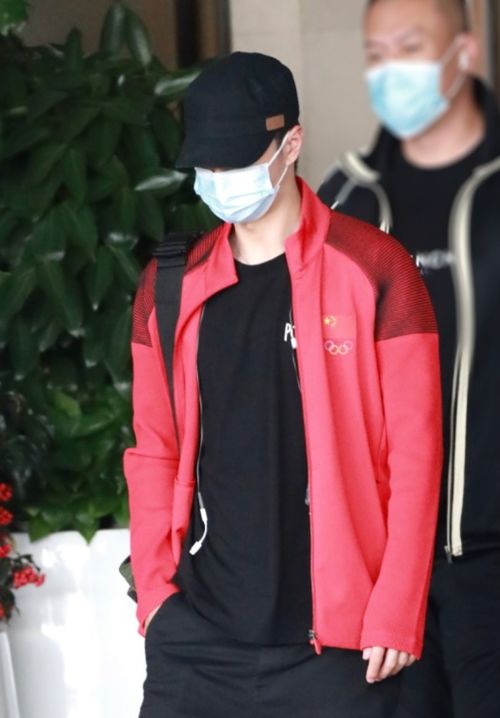 王一博HH全球品牌代言人官宣！粉丝集体沸腾，背后这些细节你注意到了吗？