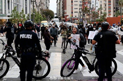 社交媒体关于洛杉矶骚乱的讨论截图