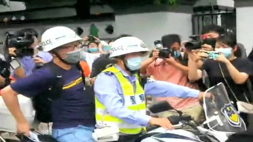 高考首日突发状况！福州铁骑紧急送考，网友：这届考生被宠上天