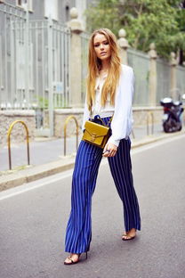 女演员穿长裤上台仍感不安