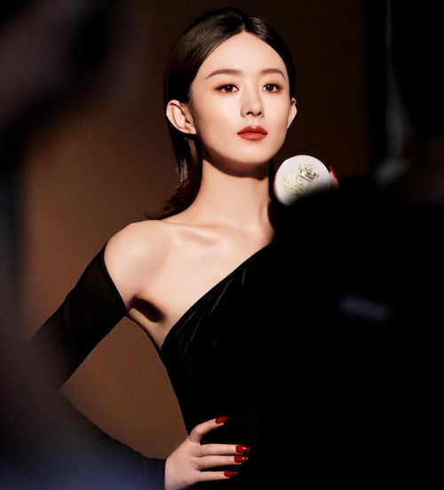 赵丽颖近期公开活动照片