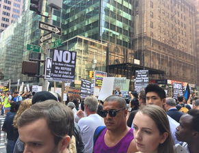 洛杉矶之后 纽约也陷入混乱