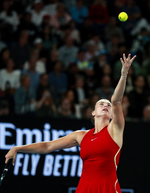 从黑马到冠军！高芙首夺法网女单桂冠，20岁少女书写传奇