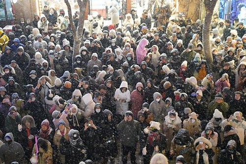 腾讯新闻热搜事件背后：游客被打引发全县震动，县长亲自部署整治行动！