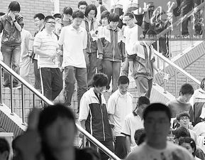 今年高考物理难吗？学霸都喊吃力，考生直呼“差点哭崩”