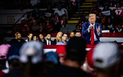 特朗普在集会演讲