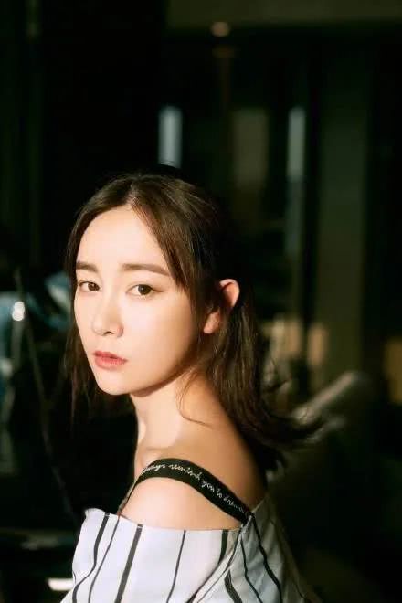 张檬甜蜜官宣怀孕，小五评论区撒糖：我要当爸爸啦！