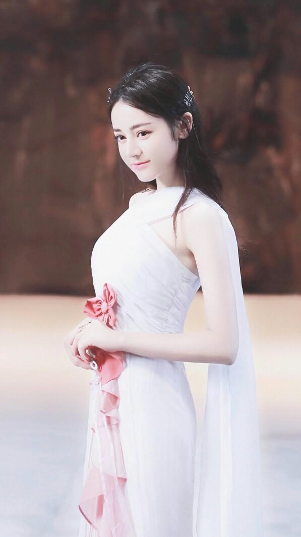 明星们鼓励尹正