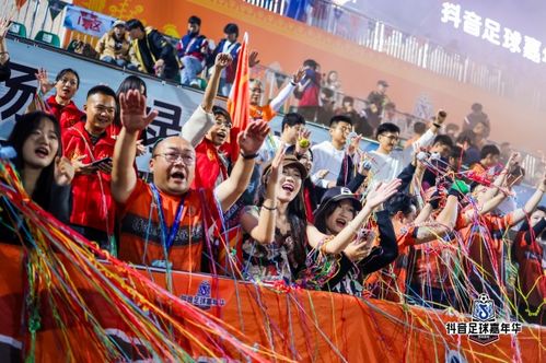 西双版纳足球嘉年华民族表演现场