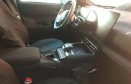 方程豹钛7内饰谍照展示豪华细节