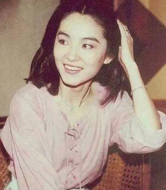 金巧巧自曝30年前就做过医美，明星驻颜术背后藏着什么秘密？